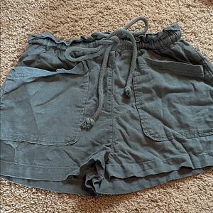 Women’s Drawstring Pocket Shorts - olive green